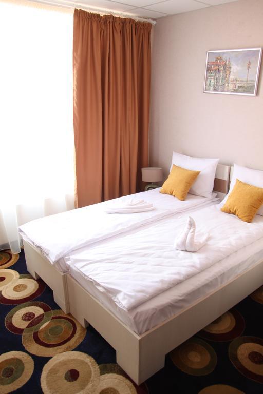 Hotel Bella Marina Юриловка Екстериор снимка