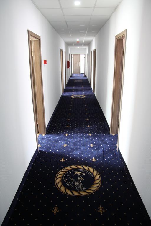 Hotel Bella Marina Юриловка Екстериор снимка
