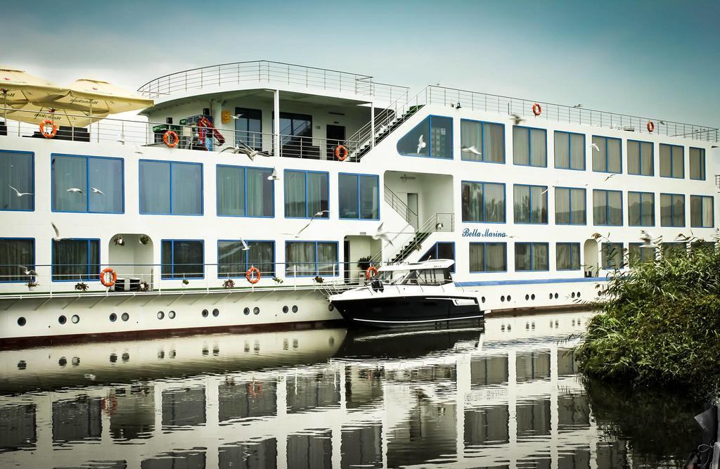 Hotel Bella Marina Юриловка Екстериор снимка