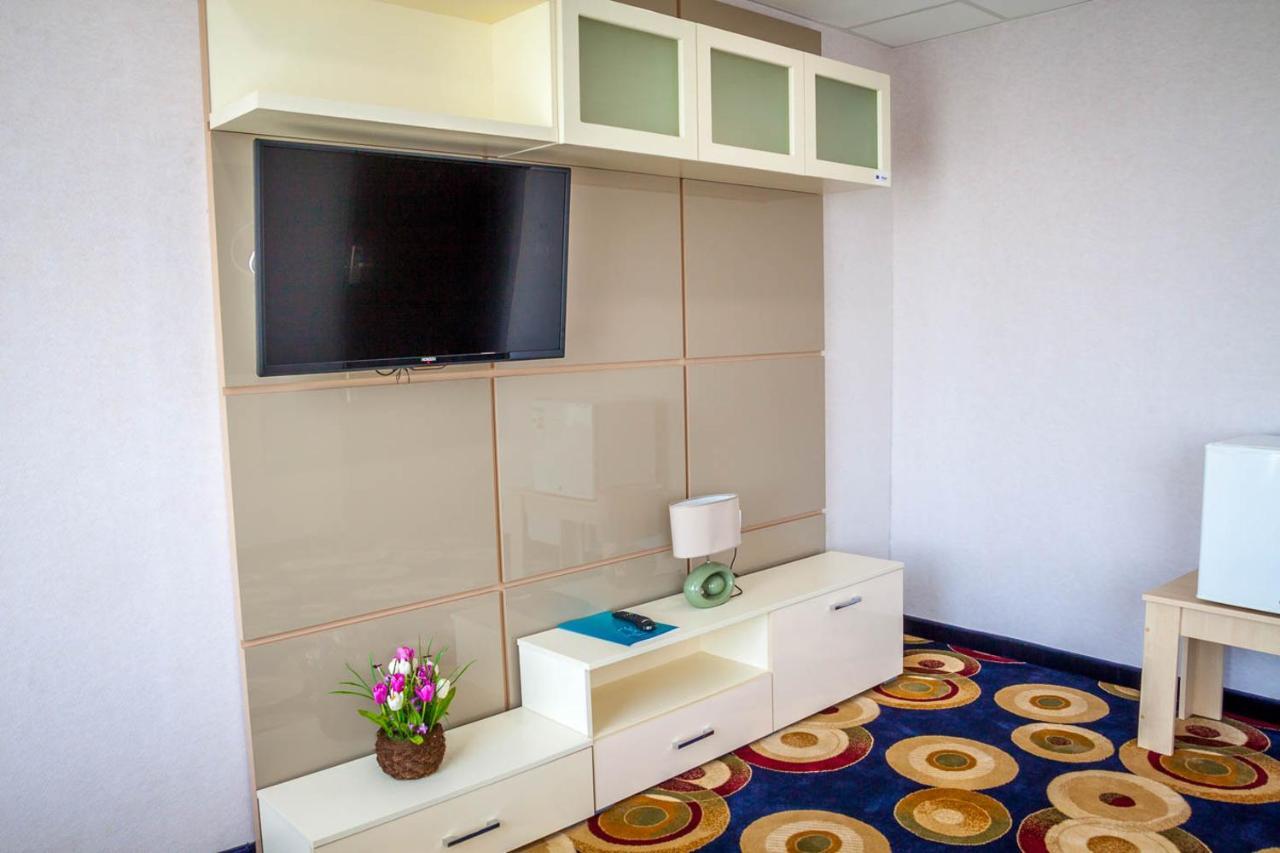 Hotel Bella Marina Юриловка Екстериор снимка